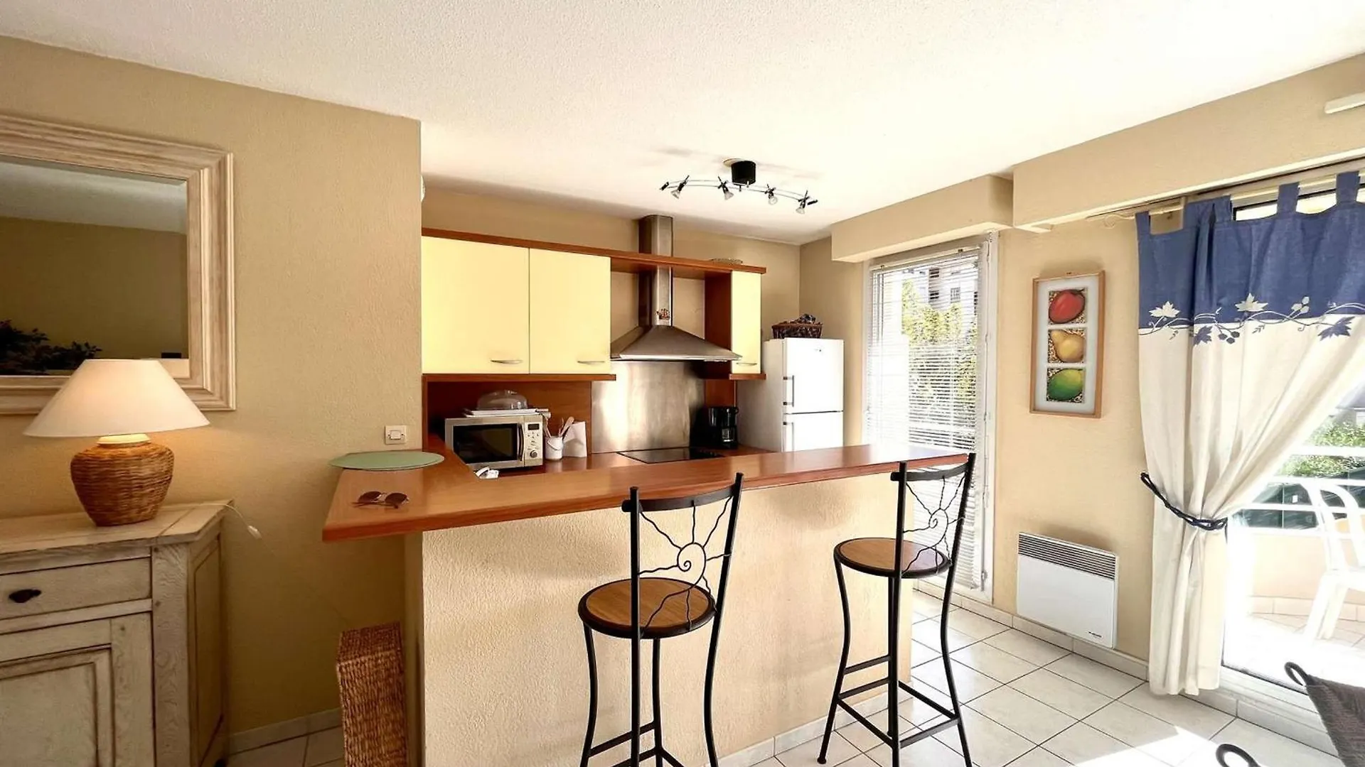 Apartment Appartement Confort 4 Pers, Proche Plage Et Centre, Parking Inclus - Saint Raphael - Fr-1-226A-46