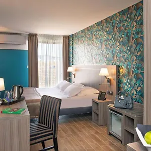 4* Hotel Unique &
